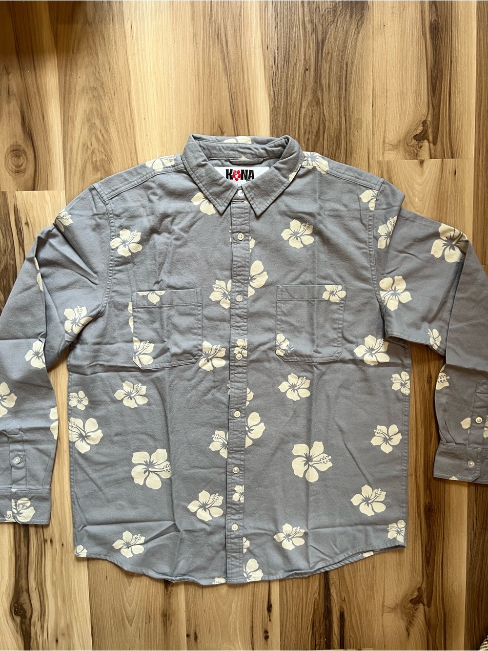 ALOHAS Gray Button-Down Shirt with Cream Floral Print